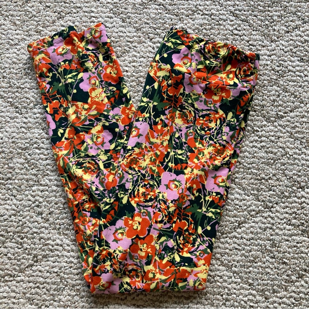 5/$15 LuLaRoe Dark Green & Abstract Floral Print Leggings TC